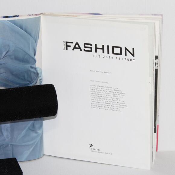Icons of Fashion the 20th Century Prestel Fashion Book - Picture 5 of 8